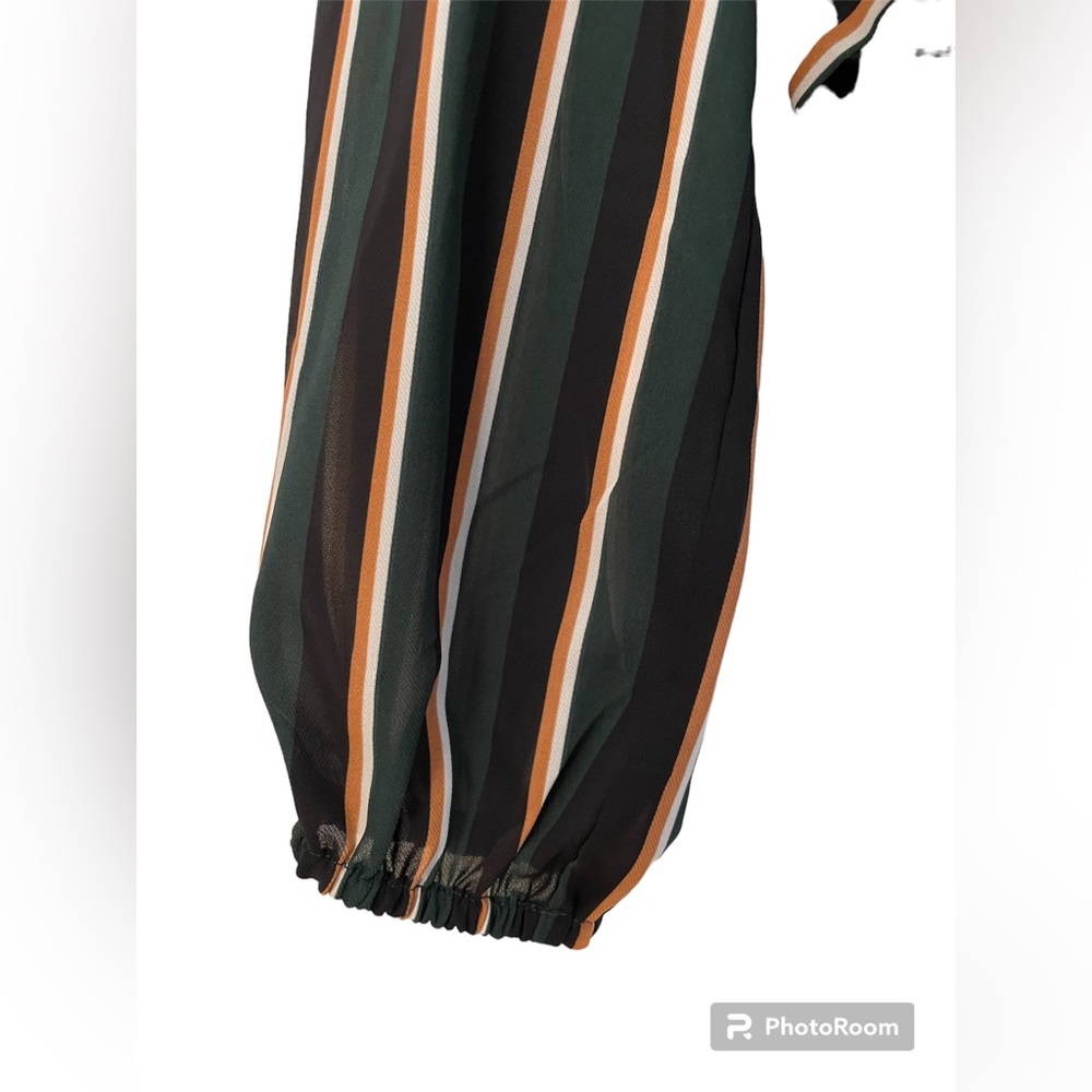 Forever 21 Large Sheer Striped Surplice Crop Top in Hunter Green/Stripes - Picture 6 of 10